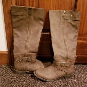 Brown rustic fashion boots